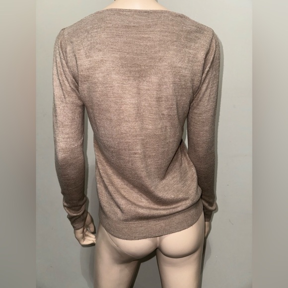 Atmosphere Acrylic V-neck Knit 4 - Picture 7 of 10